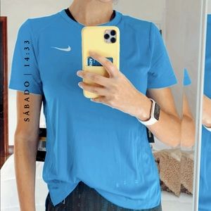 NIKE WOMENS RUNNING SHIRT 💫
